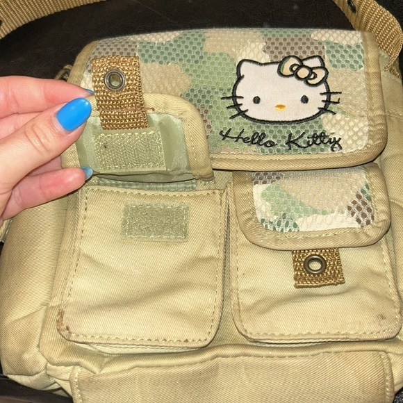 HELLO KITTY ARMY CAMO CAMOFLAUGE  PRINT CROSSBODY MINI BAG - Picture 5 of 13